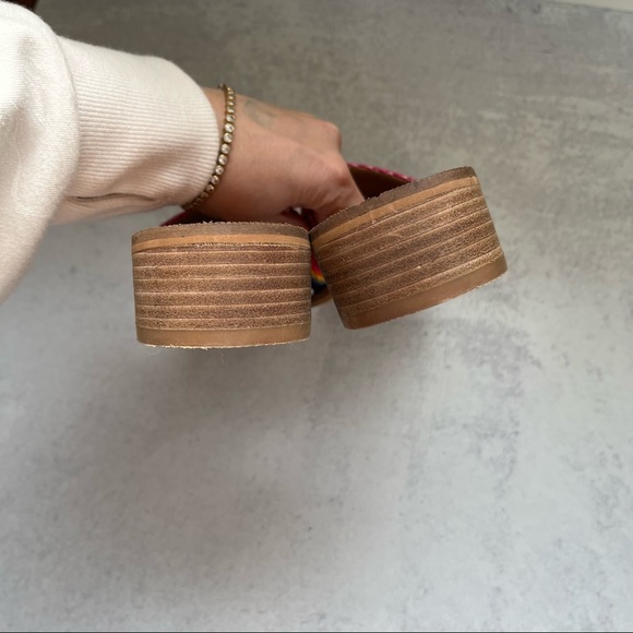 Lucky Brand Rainbow Sandals 7.5 - Picture 4 of 9